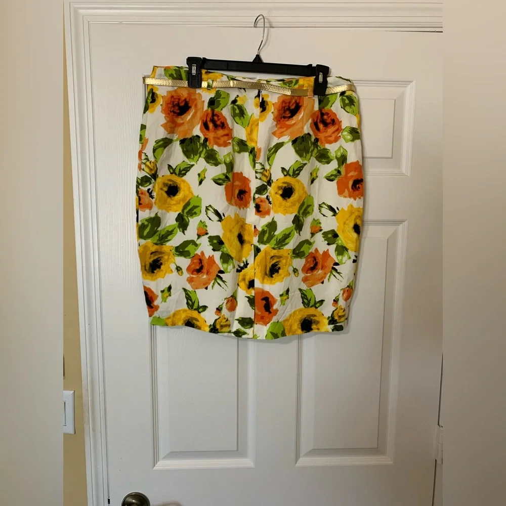 Premise Multicolored Floral Rose Pencil Skirt with Gold‎ Belt Size 12 Romantic